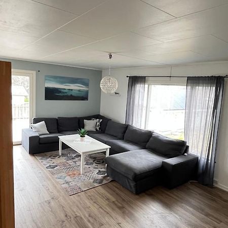Апартаменты Hus Sentralt I Lofoten Лекнес Экстерьер фото